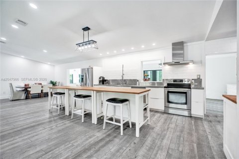 Villa ou maison à louer à Miami, Floride: 3 chambres, 295.24 m2 № 2168366 - photo 8