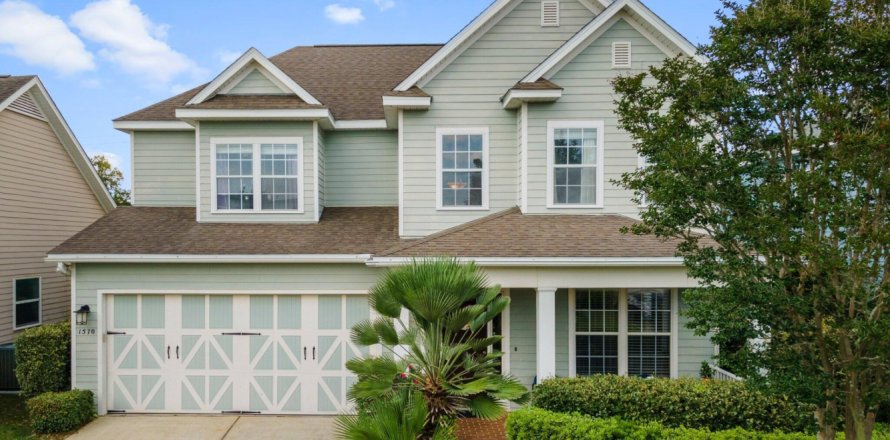 House in Fort Walton Beach, Florida 4 bedrooms, 243.87 sq.m. № 562164