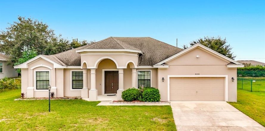 Villa ou maison à Lake Wales, Floride 4 chambres, 255.67 m2 № 2401156