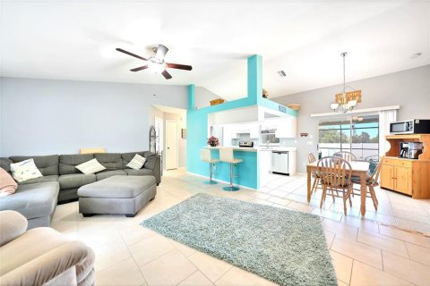 Villa ou maison à vendre à North Port, Floride: 3 chambres, 127 m2 № 1720800 - photo 10