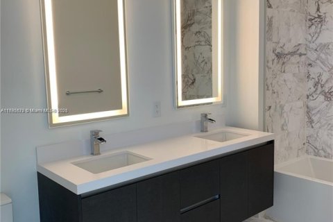 Copropriété à vendre à Miami, Floride: 1 chambre, 87.05 m2 № 2013272 - photo 16