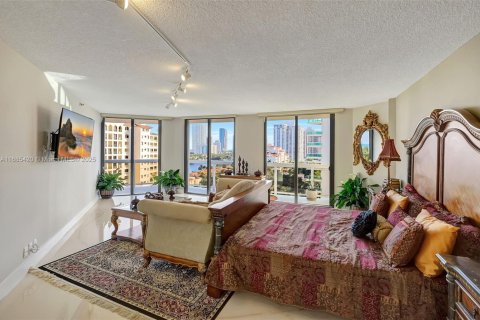 Condo in Aventura, Florida, 3 bedrooms in LANDMARK  № 1423903 - photo 29
