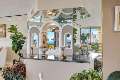 Condo in Aventura, Florida, 3 bedrooms in LANDMARK  № 1423903 - photo 14