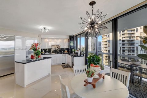 Condo in Aventura, Florida, 3 bedrooms in LANDMARK  № 1423903 - photo 20