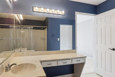 House in Margate, Florida 2 bedrooms, 101.45 sq.m. № 2033630 - photo 24