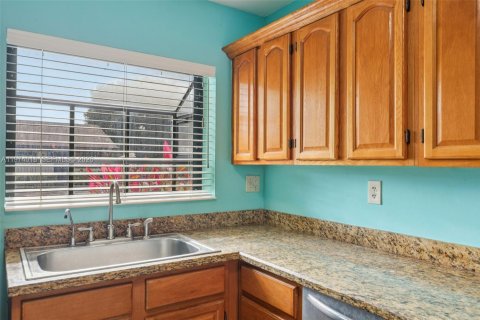 House in Margate, Florida 2 bedrooms, 101.45 sq.m. № 2033630 - photo 19