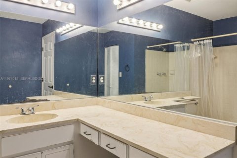 House in Margate, Florida 2 bedrooms, 101.45 sq.m. № 2033630 - photo 25