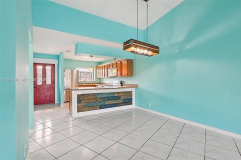 House in Margate, Florida 2 bedrooms, 101.45 sq.m. № 2033630 - photo 10