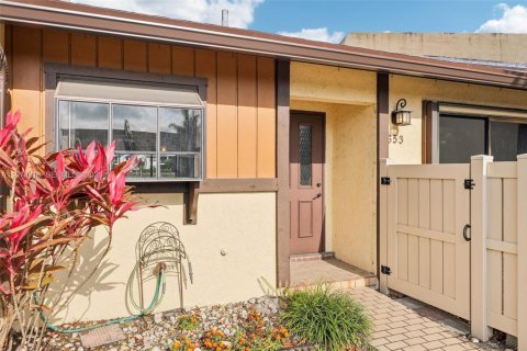 House in Margate, Florida 2 bedrooms, 101.45 sq.m. № 2033630 - photo 5