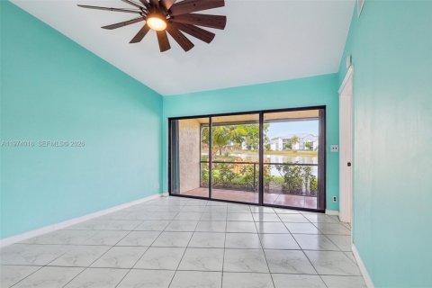 House in Margate, Florida 2 bedrooms, 101.45 sq.m. № 2033630 - photo 11