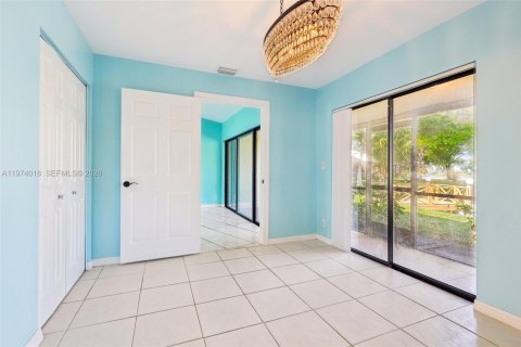 House in Margate, Florida 2 bedrooms, 101.45 sq.m. № 2033630 - photo 27