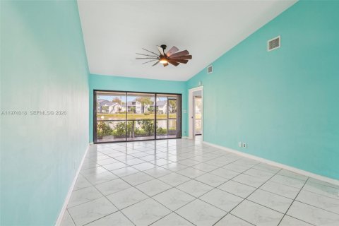 House in Margate, Florida 2 bedrooms, 101.45 sq.m. № 2033630 - photo 8