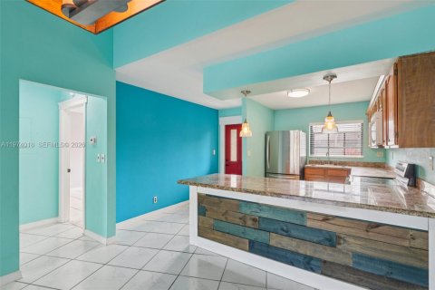 House in Margate, Florida 2 bedrooms, 101.45 sq.m. № 2033630 - photo 17