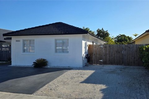 Villa ou maison à Miami, Floride 4 chambres, 122.17 m2 № 2023895