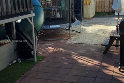 Купить виллу или дом в Майами, Флорида 4 спальни, 122.17м2, № 2023895 - фото 2