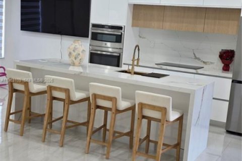 Купить виллу или дом в Майами, Флорида 4 спальни, 122.17м2, № 2023895 - фото 18