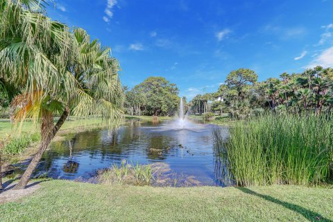Condo in Juno Beach, Florida, 2 bedrooms  № 1168929 - photo 1