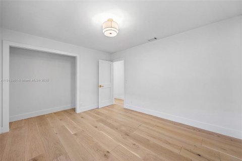 House in Boca Raton, Florida 4 bedrooms, 219.25 sq.m. № 1972727 - photo 17