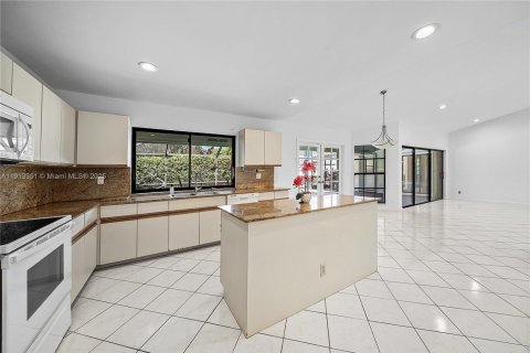 House in Boca Raton, Florida 4 bedrooms, 219.25 sq.m. № 1972727 - photo 24