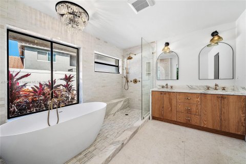 House in Boca Raton, Florida 4 bedrooms, 219.25 sq.m. № 1972727 - photo 8