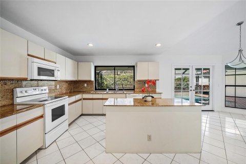 House in Boca Raton, Florida 4 bedrooms, 219.25 sq.m. № 1972727 - photo 25