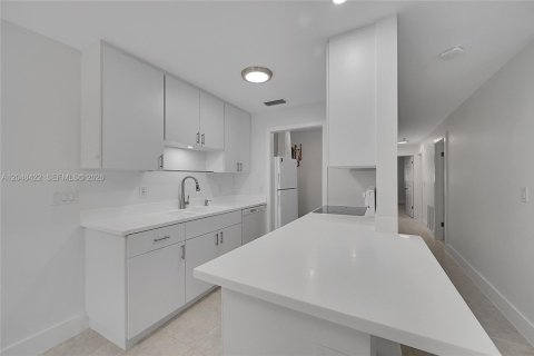 Villa ou maison à louer à Fort Lauderdale, Floride: 3 chambres, 115.66 m2 № 2171608 - photo 8
