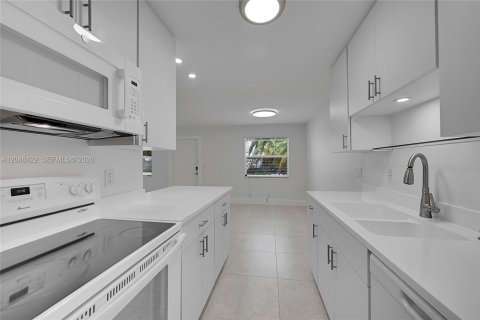 Villa ou maison à louer à Fort Lauderdale, Floride: 3 chambres, 115.66 m2 № 2171608 - photo 10