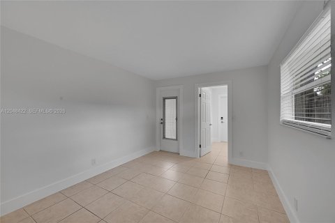 Villa ou maison à louer à Fort Lauderdale, Floride: 3 chambres, 115.66 m2 № 2171608 - photo 15
