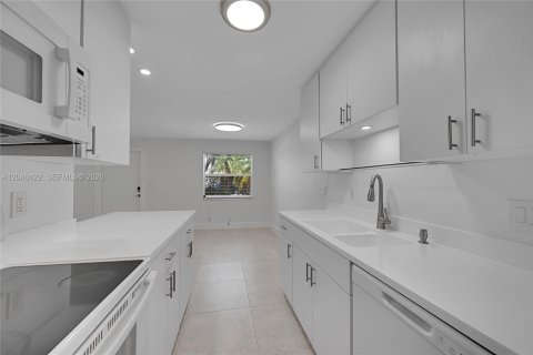 Villa ou maison à louer à Fort Lauderdale, Floride: 3 chambres, 115.66 m2 № 2171608 - photo 9