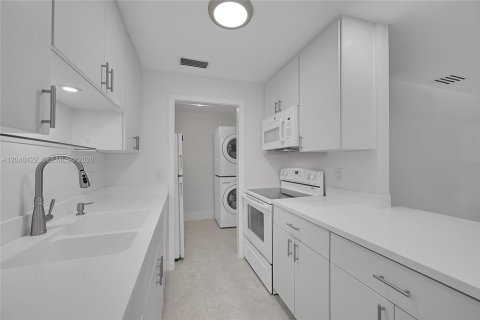 Villa ou maison à louer à Fort Lauderdale, Floride: 3 chambres, 115.66 m2 № 2171608 - photo 7