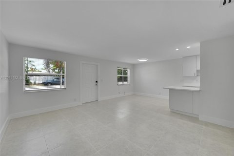 Villa ou maison à louer à Fort Lauderdale, Floride: 3 chambres, 115.66 m2 № 2171608 - photo 3