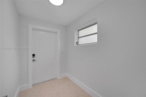 Villa ou maison à louer à Fort Lauderdale, Floride: 3 chambres, 115.66 m2 № 2171608 - photo 18