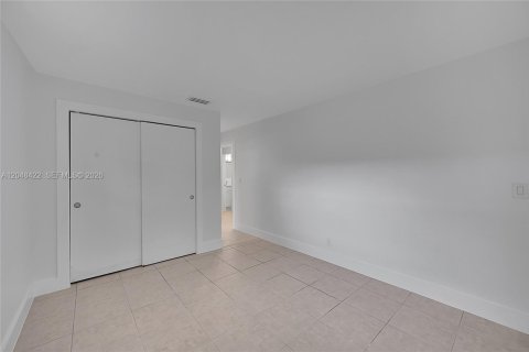 Villa ou maison à louer à Fort Lauderdale, Floride: 3 chambres, 115.66 m2 № 2171608 - photo 16