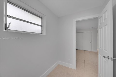 Villa ou maison à louer à Fort Lauderdale, Floride: 3 chambres, 115.66 m2 № 2171608 - photo 19