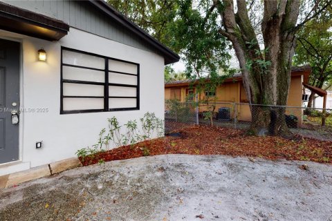 Villa ou maison à louer à Fort Lauderdale, Floride: 3 chambres, 84.73 m2 № 1949283 - photo 22