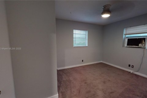 Villa ou maison à louer à Fort Lauderdale, Floride: 3 chambres, 84.73 m2 № 1949283 - photo 10