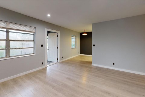 Villa ou maison à louer à Fort Lauderdale, Floride: 3 chambres, 84.73 m2 № 1949283 - photo 26