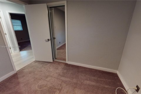 Villa ou maison à louer à Fort Lauderdale, Floride: 3 chambres, 84.73 m2 № 1949283 - photo 9