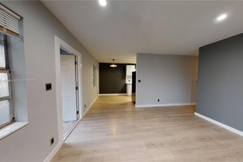 Villa ou maison à louer à Fort Lauderdale, Floride: 3 chambres, 84.73 m2 № 1949283 - photo 19