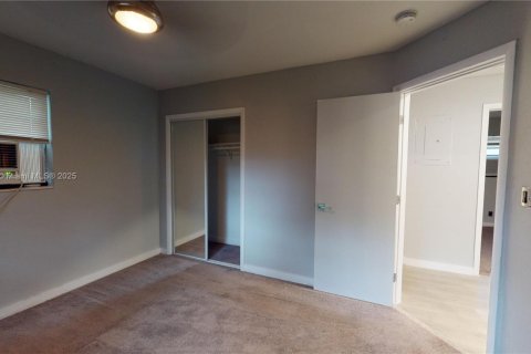 Villa ou maison à louer à Fort Lauderdale, Floride: 3 chambres, 84.73 m2 № 1949283 - photo 16