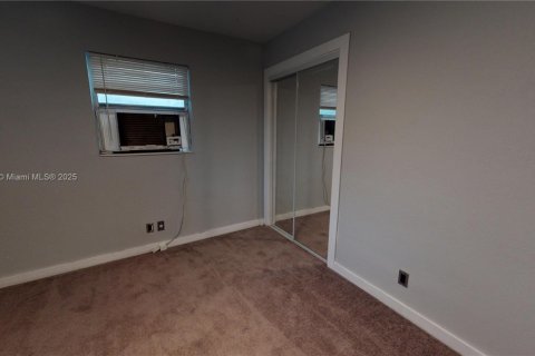 Villa ou maison à louer à Fort Lauderdale, Floride: 3 chambres, 84.73 m2 № 1949283 - photo 11
