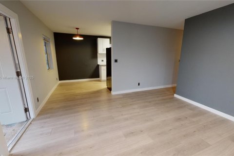 Villa ou maison à louer à Fort Lauderdale, Floride: 3 chambres, 84.73 m2 № 1949283 - photo 18