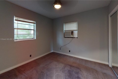 Villa ou maison à louer à Fort Lauderdale, Floride: 3 chambres, 84.73 m2 № 1949283 - photo 25