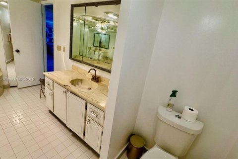 Снять в аренду кондоминиум в Халландейл-Бич, Флорида 1 спальня, 120.77м2, № 1857012 - фото 26