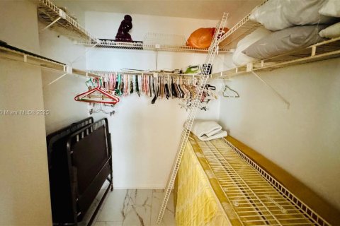 Снять в аренду кондоминиум в Халландейл-Бич, Флорида 1 спальня, 120.77м2, № 1857012 - фото 30