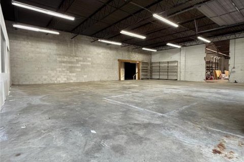 Immobilier commercial à vendre à Lakeland, Floride: 1861.76 m2 № 2329590 - photo 9