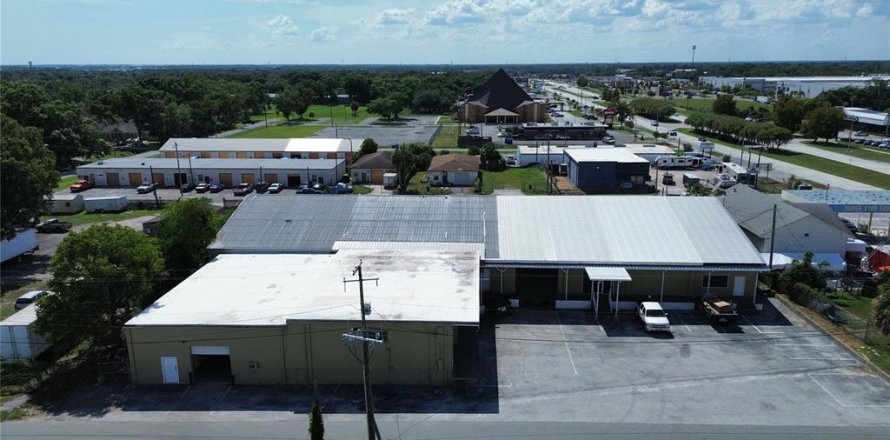 Immobilier commercial à Lakeland, Floride 1861.76 m2 № 2329590