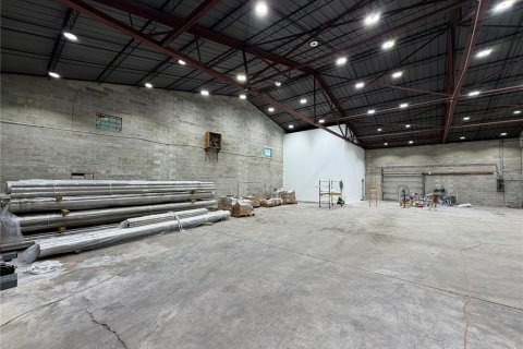 Immobilier commercial à vendre à Lakeland, Floride: 1861.76 m2 № 2329590 - photo 8
