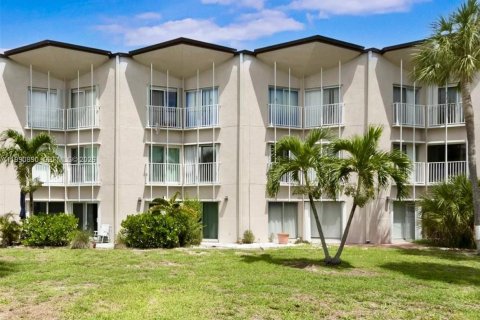 Condominio en alquiler en Lauderdale-by-the-Sea, Florida, 1 dormitorio, 65.96 m2 № 2058066 - foto 3