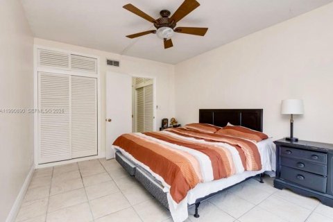 Condominio en alquiler en Lauderdale-by-the-Sea, Florida, 1 dormitorio, 65.96 m2 № 2058066 - foto 8
